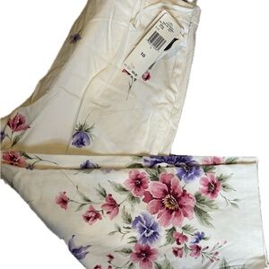 Jones New York Elegant white floral crop pant capri size 10 brand new with tags